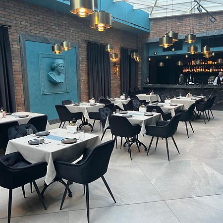 Richmond Hotel Chişinău Esterno foto