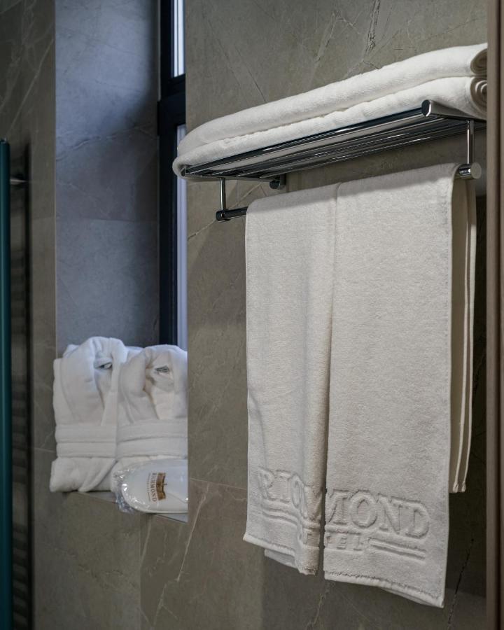 Richmond Hotel Chişinău Esterno foto