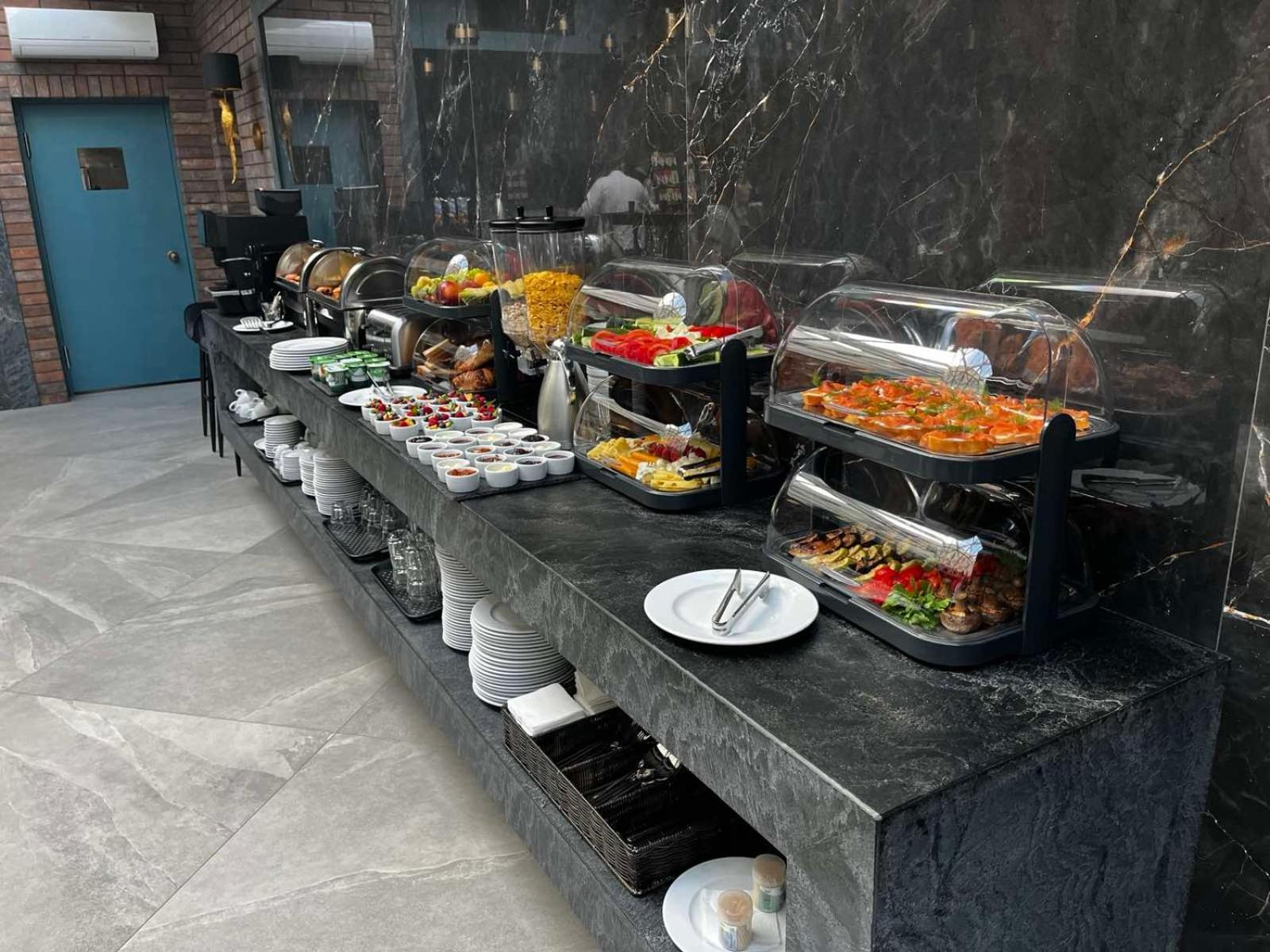 Richmond Hotel Chişinău Esterno foto