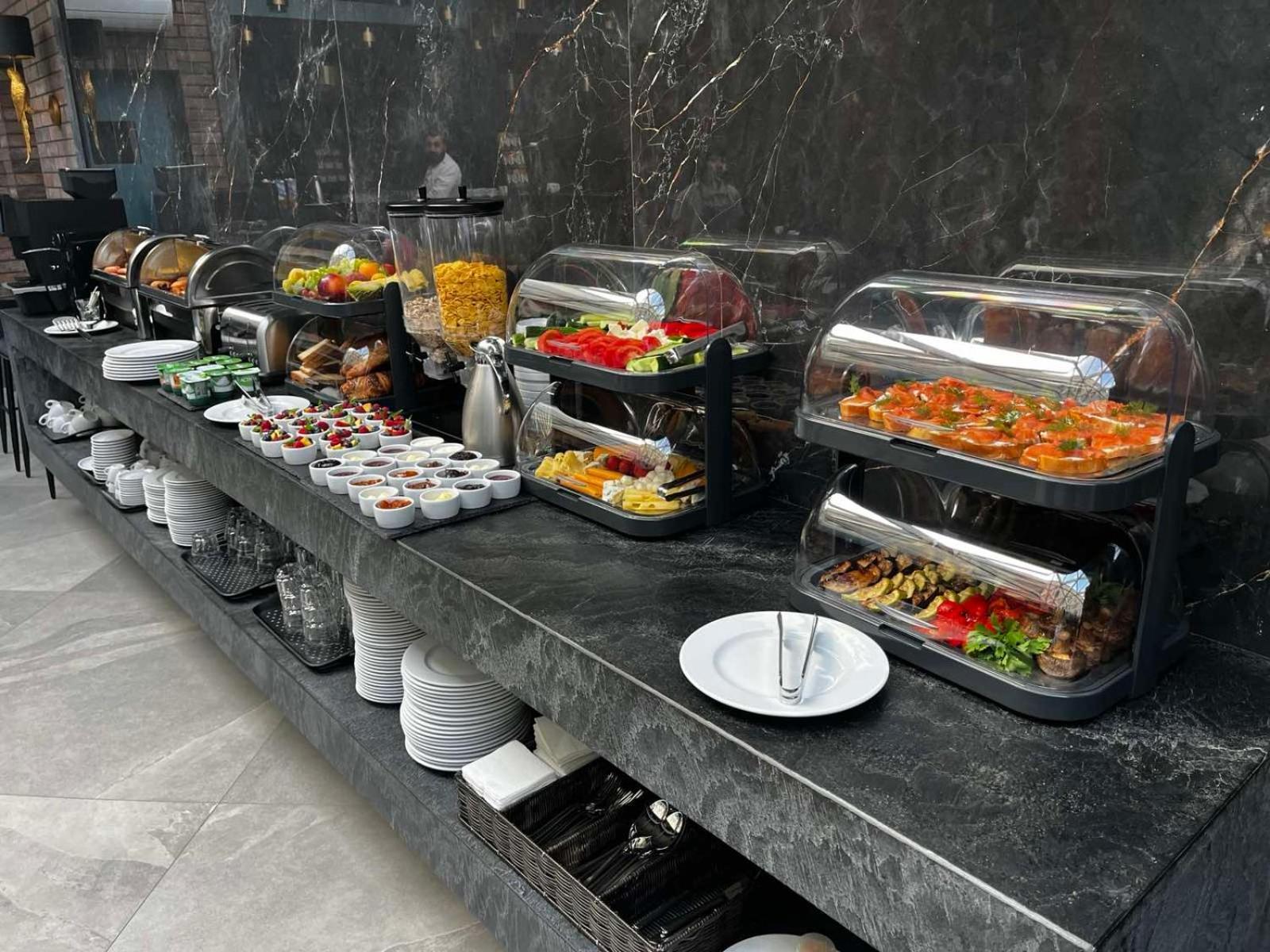 Richmond Hotel Chişinău Esterno foto