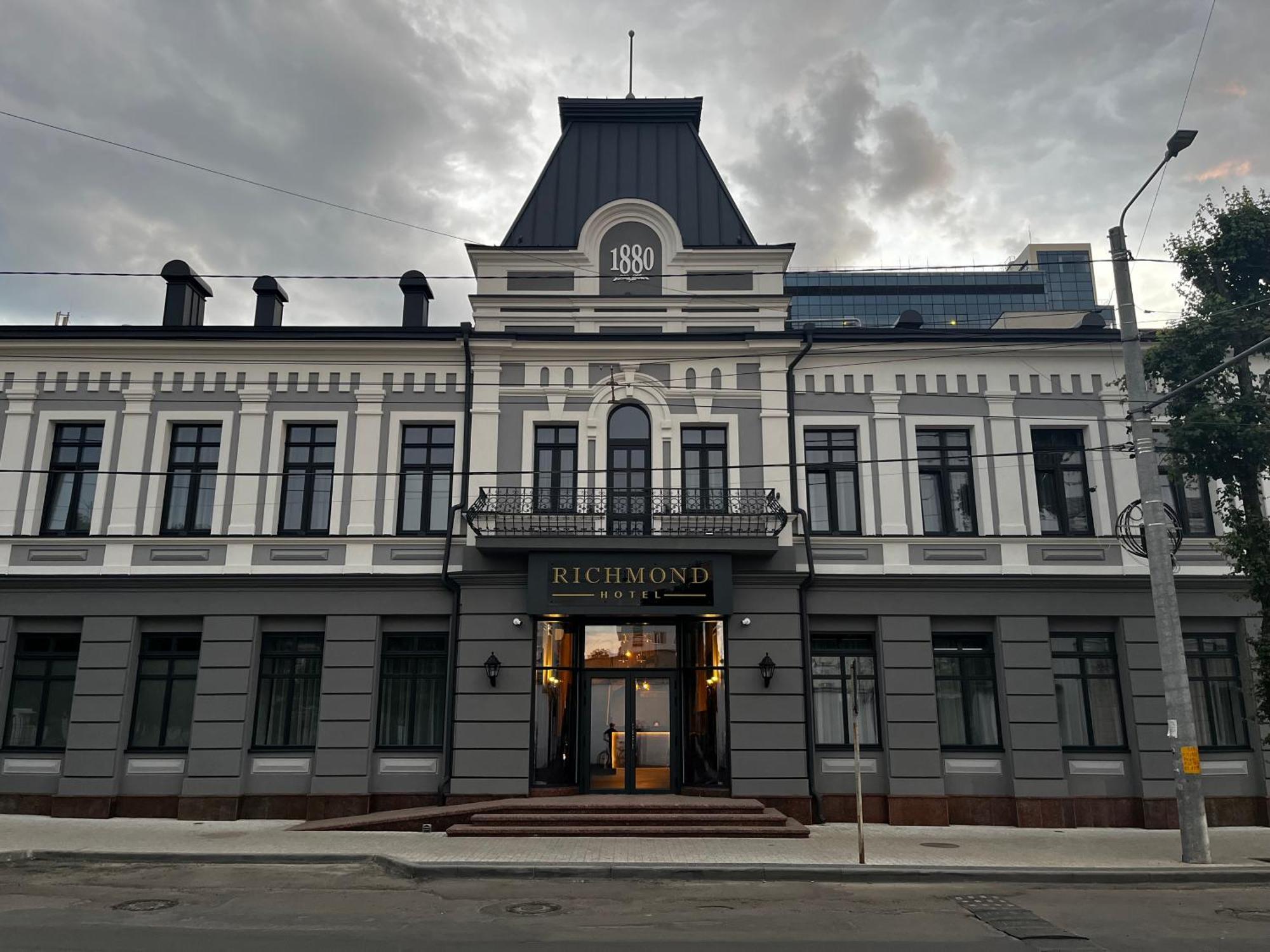 Richmond Hotel Chişinău Esterno foto