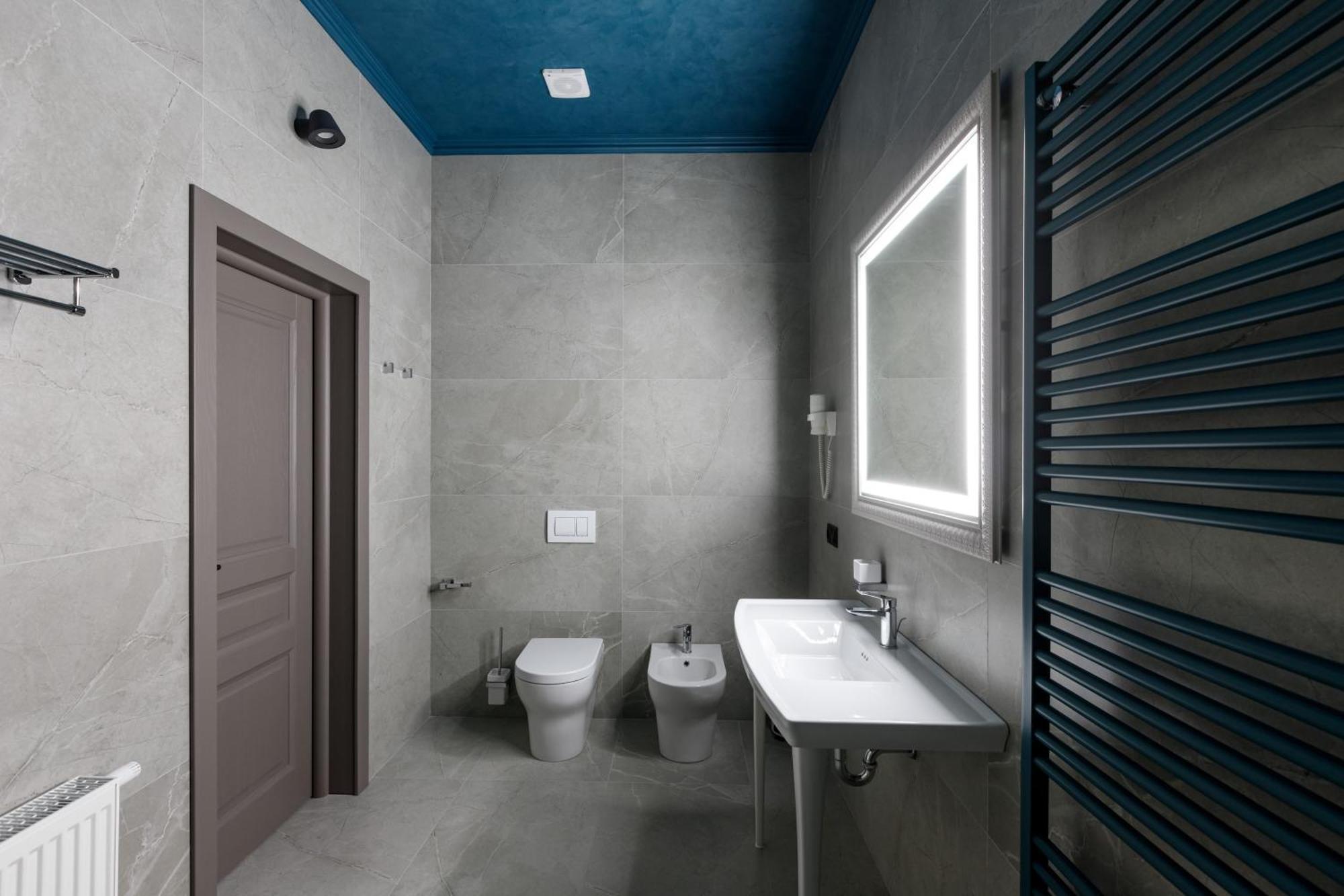Richmond Hotel Chişinău Esterno foto